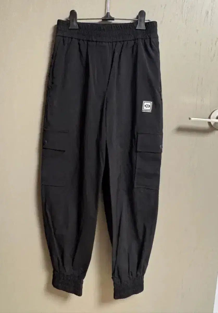 LUCKY CHOUETTE ラッキーシュエトゥ スポーツ ブラック カーゴ ジョガーパンツ