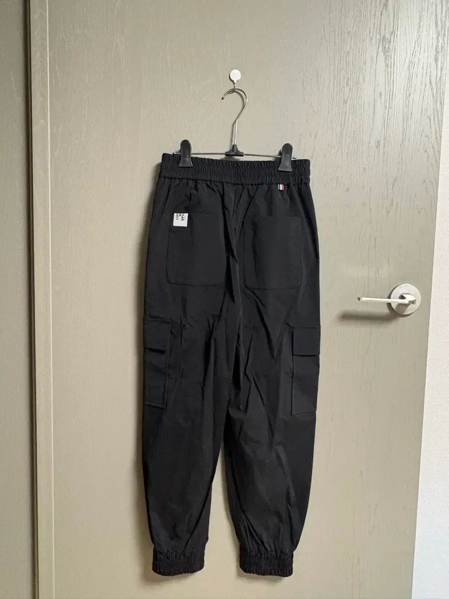 LUCKY CHOUETTE ラッキーシュエトゥ スポーツ ブラック カーゴ ジョガーパンツ