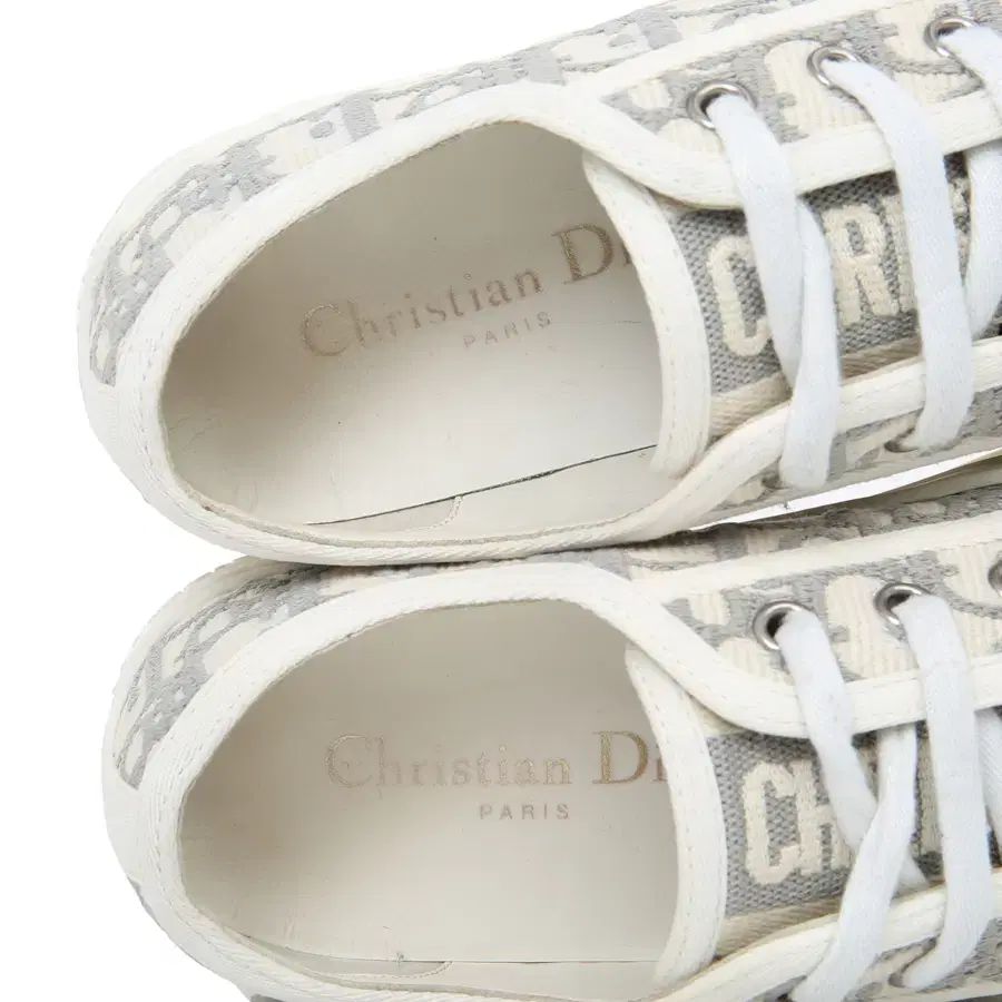 シューズ ストーン