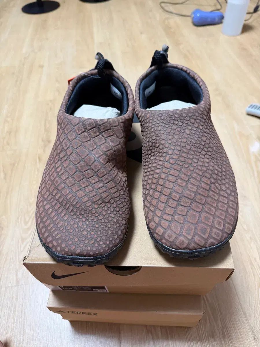 ナイキ ACG ネック PRM カカオ カラー 270