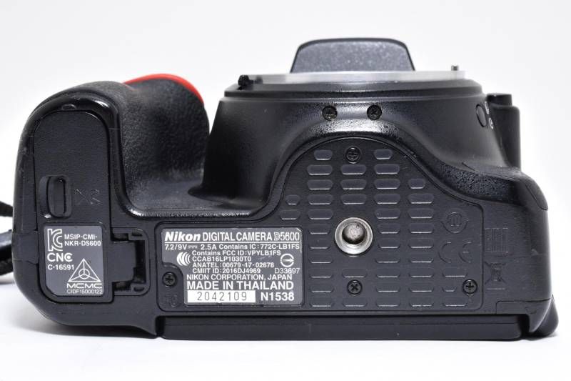 実用品】Nikon ニコン D5600 ボディ デジタル一眼カメラ #3992-3