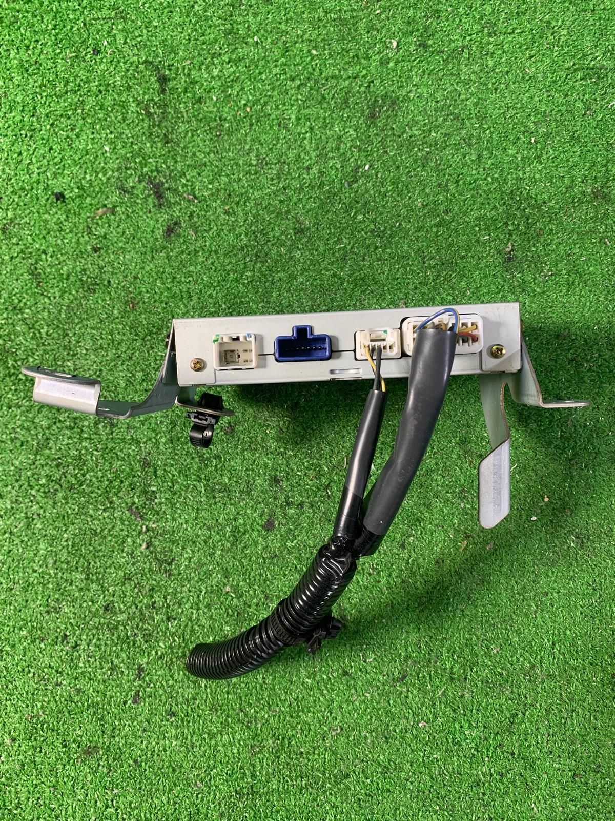 ZT-7453] 純正トヨタ マークII グランデ JZX110 H12年 TVチューナー