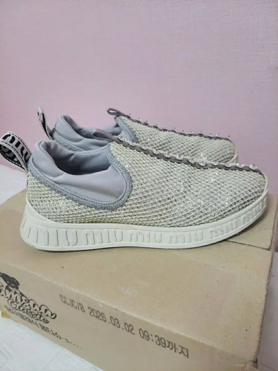  在庫処分 状態良し ミュウミュウ ジュエリー クリスタル シルバー スリッポン スニーカー プリンセス スニーカー 靴