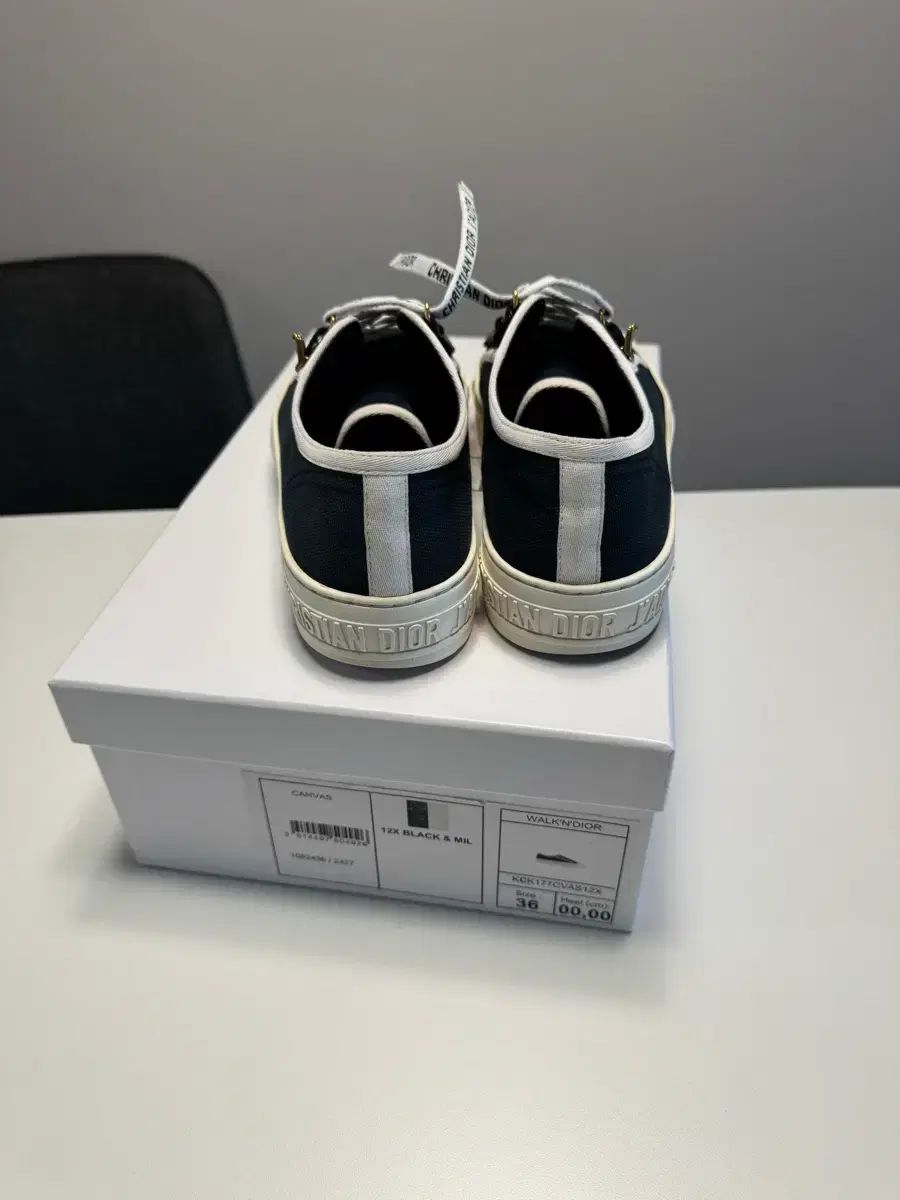 デパート スニーカー