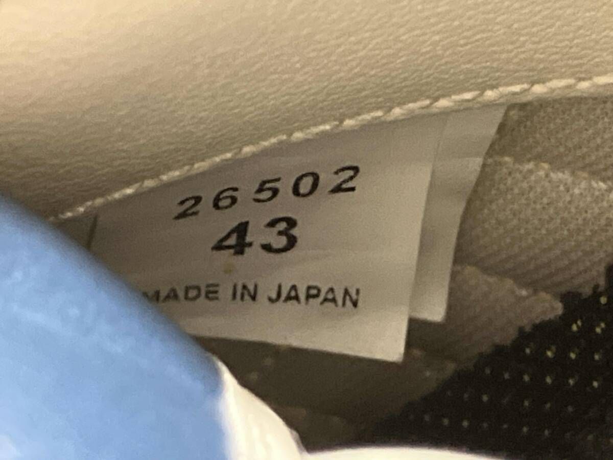26502 スニーカー