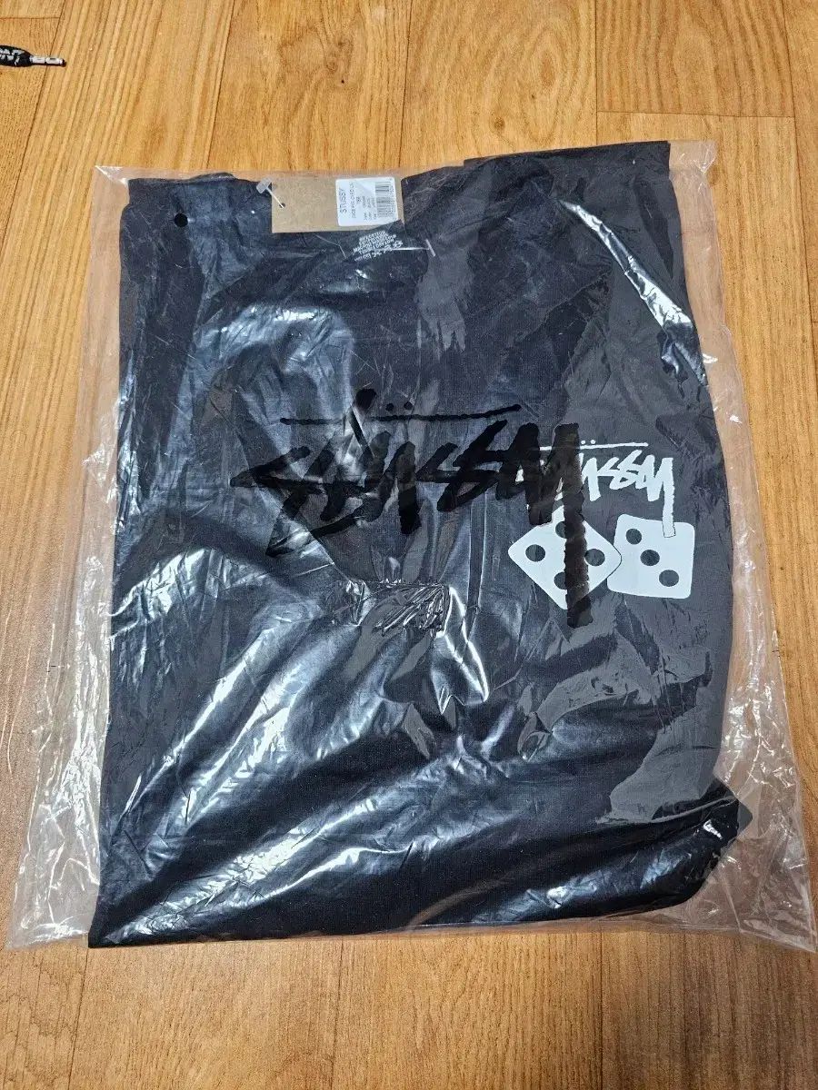 STUSSY DICE ロゴ ブラック 長袖Tシャツ