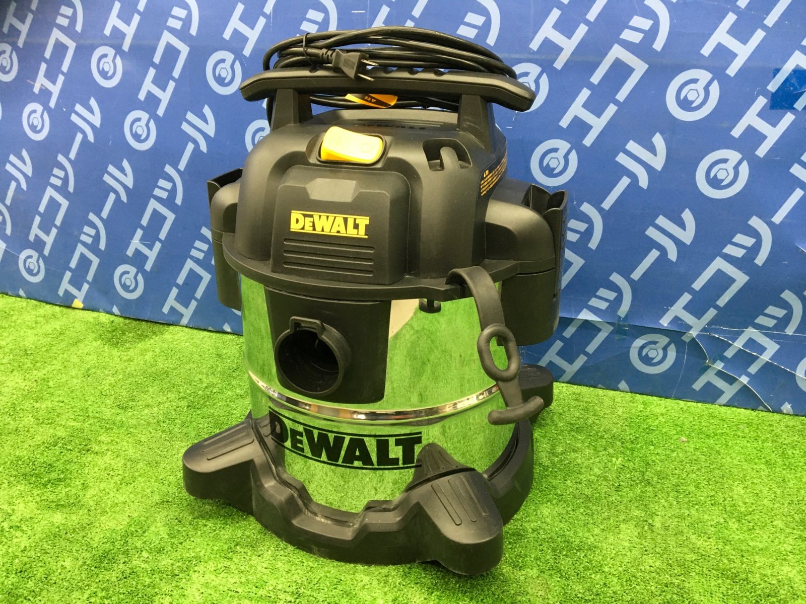 中古品】DEWALT/デウォルト DXV20SJ 乾湿バキュームクリーナー 乾湿