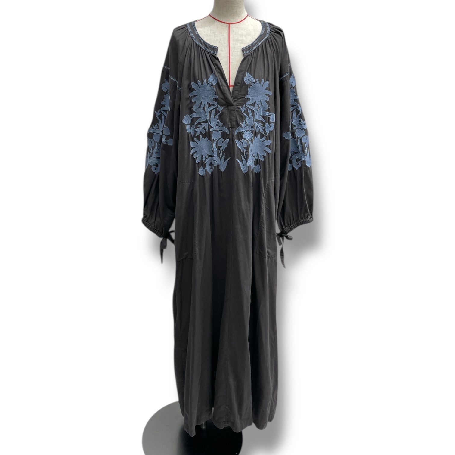 Sara Mallika サラマリカ Cotton Linen Big Flower Embroidery Dress