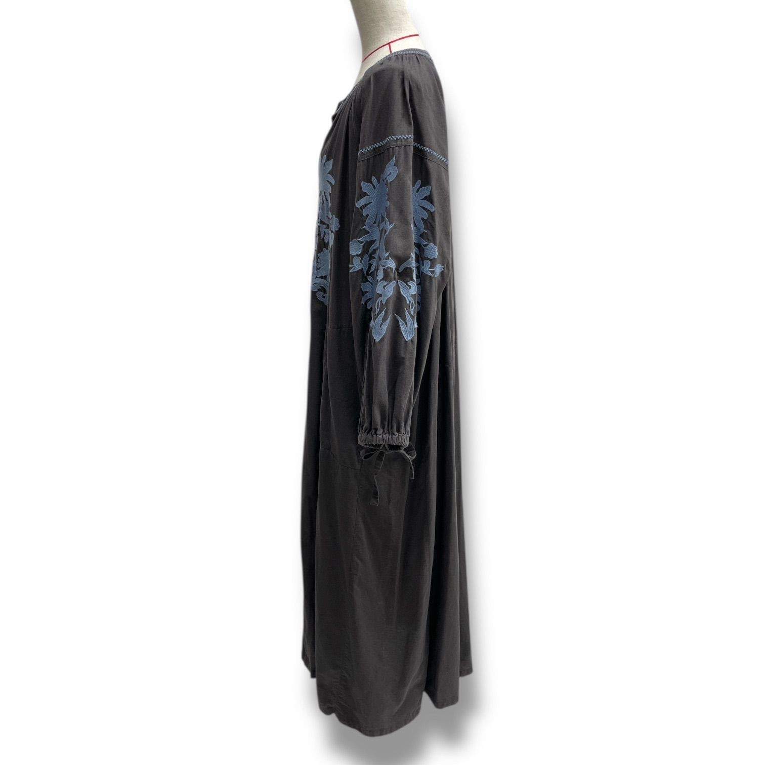 Sara Mallika サラマリカ Cotton Linen Big Flower Embroidery Dress