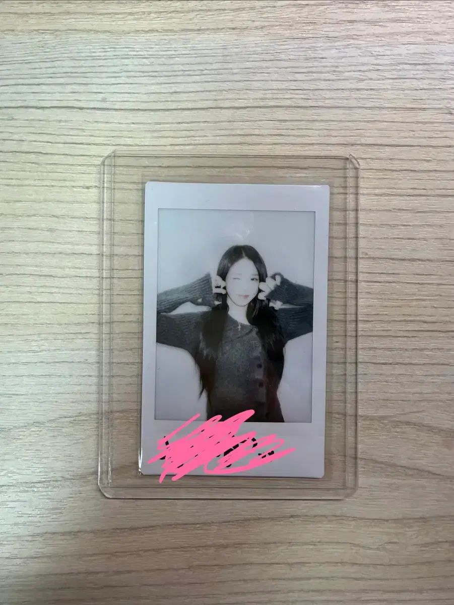 トリプルエスのサイン入りポラロイド