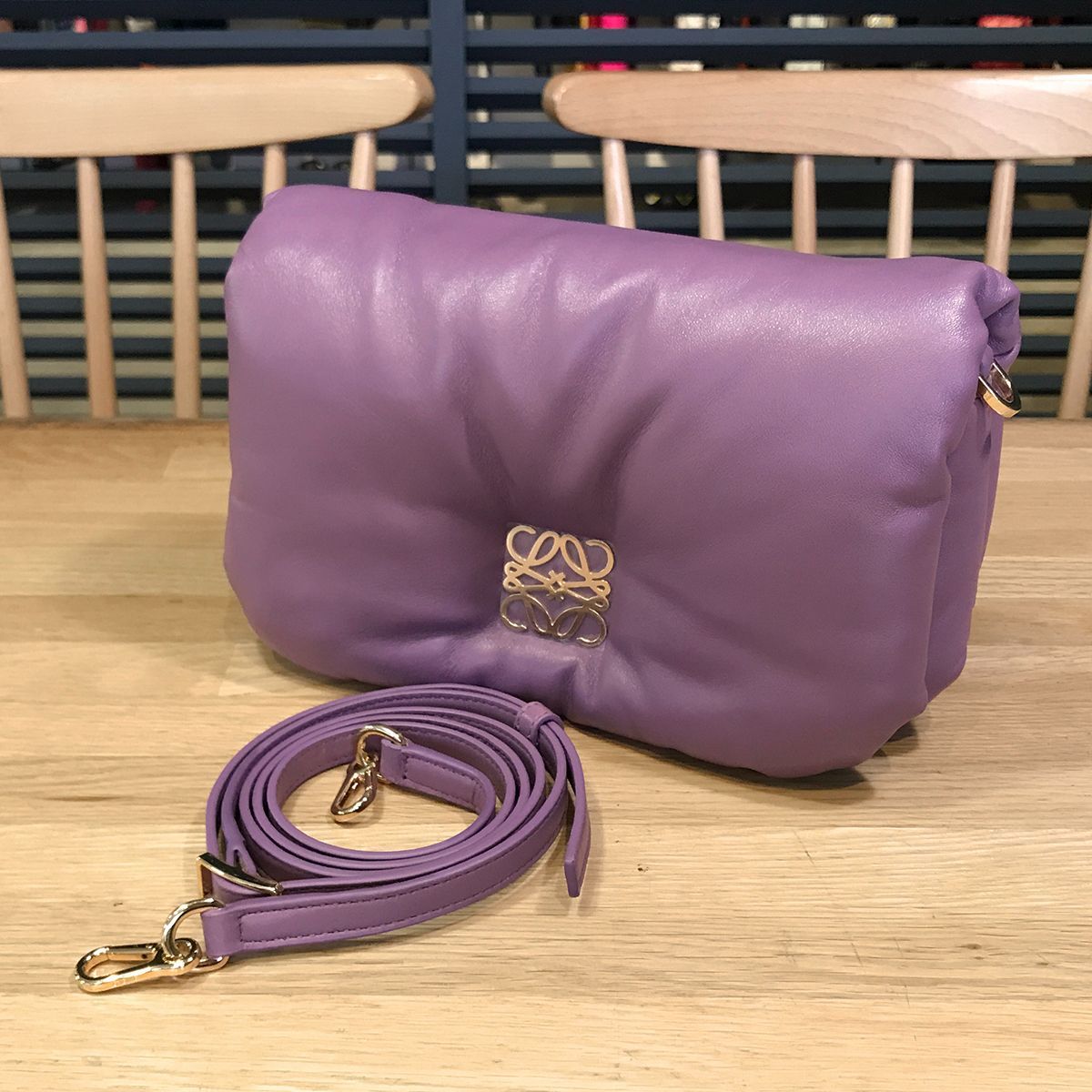 ♥ ロエベ パファーゴヤ 斜め掛けショルダーバッグ パープル ラムスキン 14832