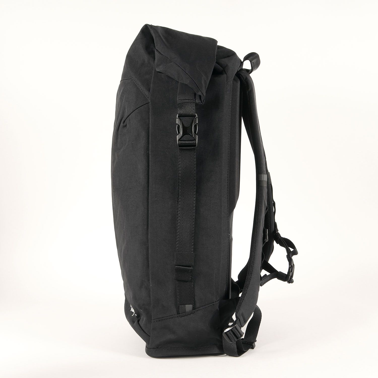 Rapha ラファ ロールトップバックパック 黒 Rapha】関税送料込 ロールトップリップストップバックパック黒 (Rapha