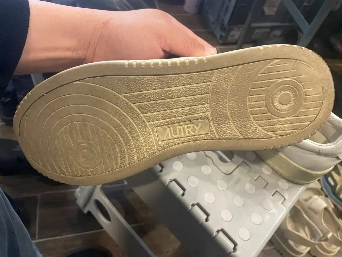 オートリー メダリスト 白 スニーカー