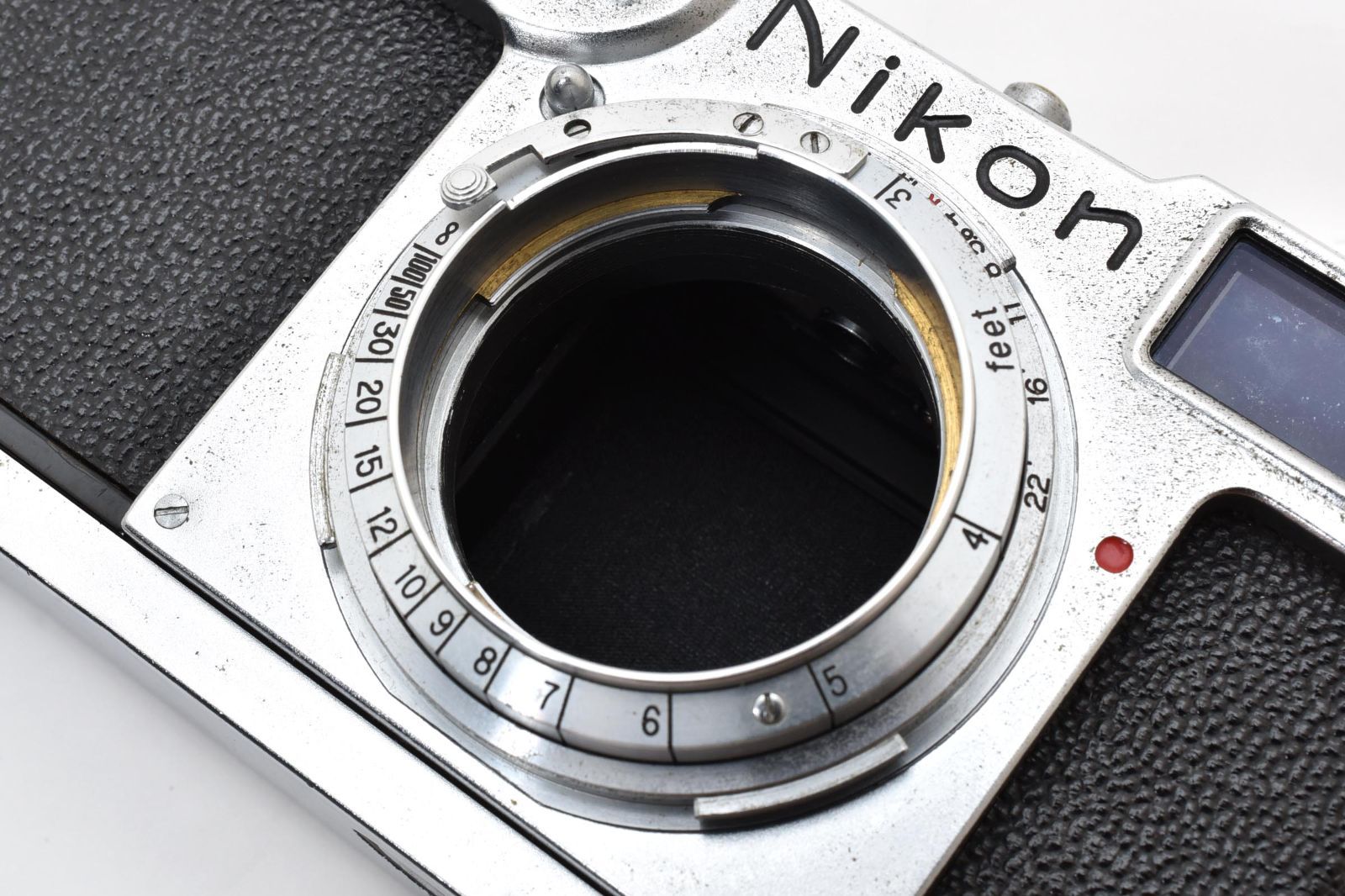 Nikon S