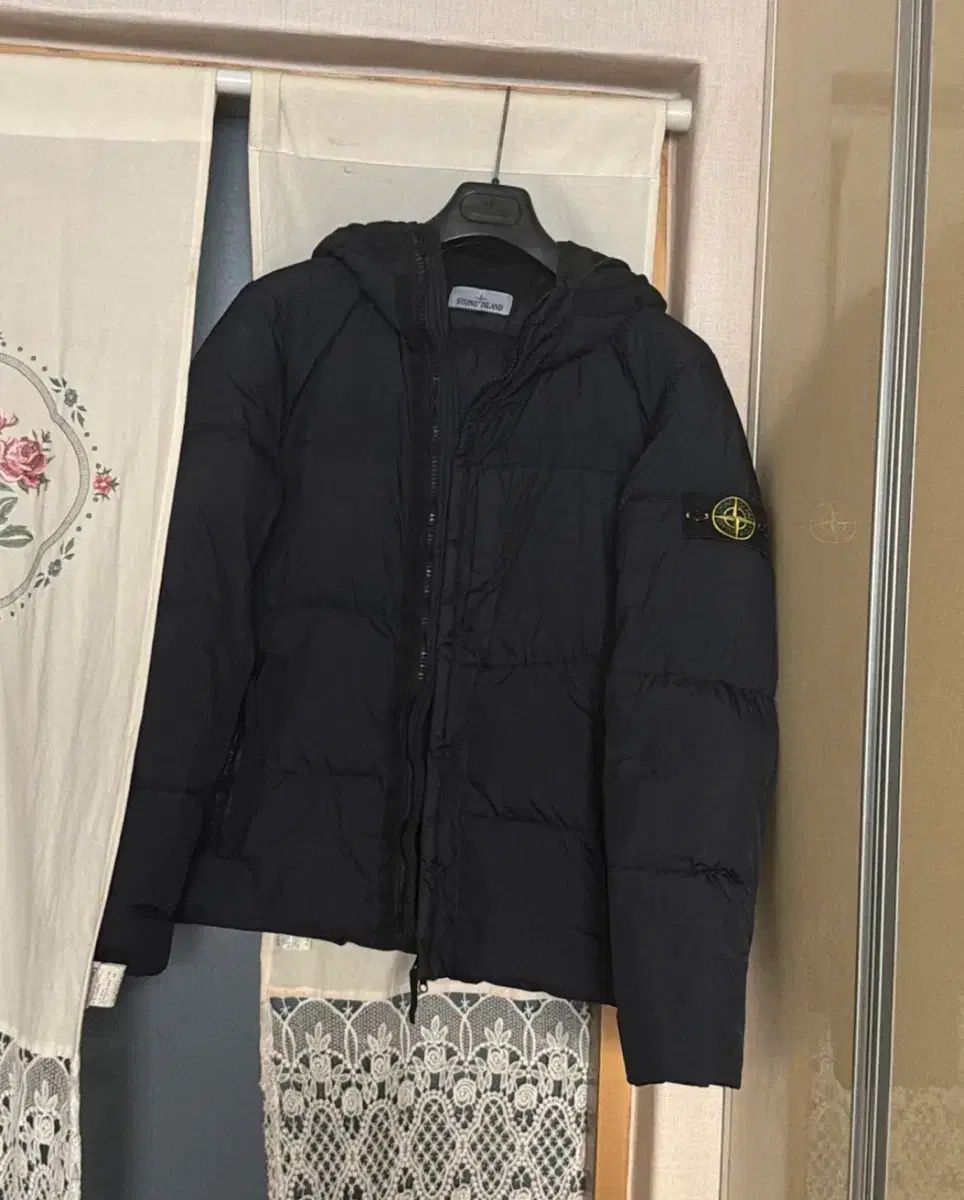 STONE ISLAND ストーンアイランド フード ダウン ほぼ m