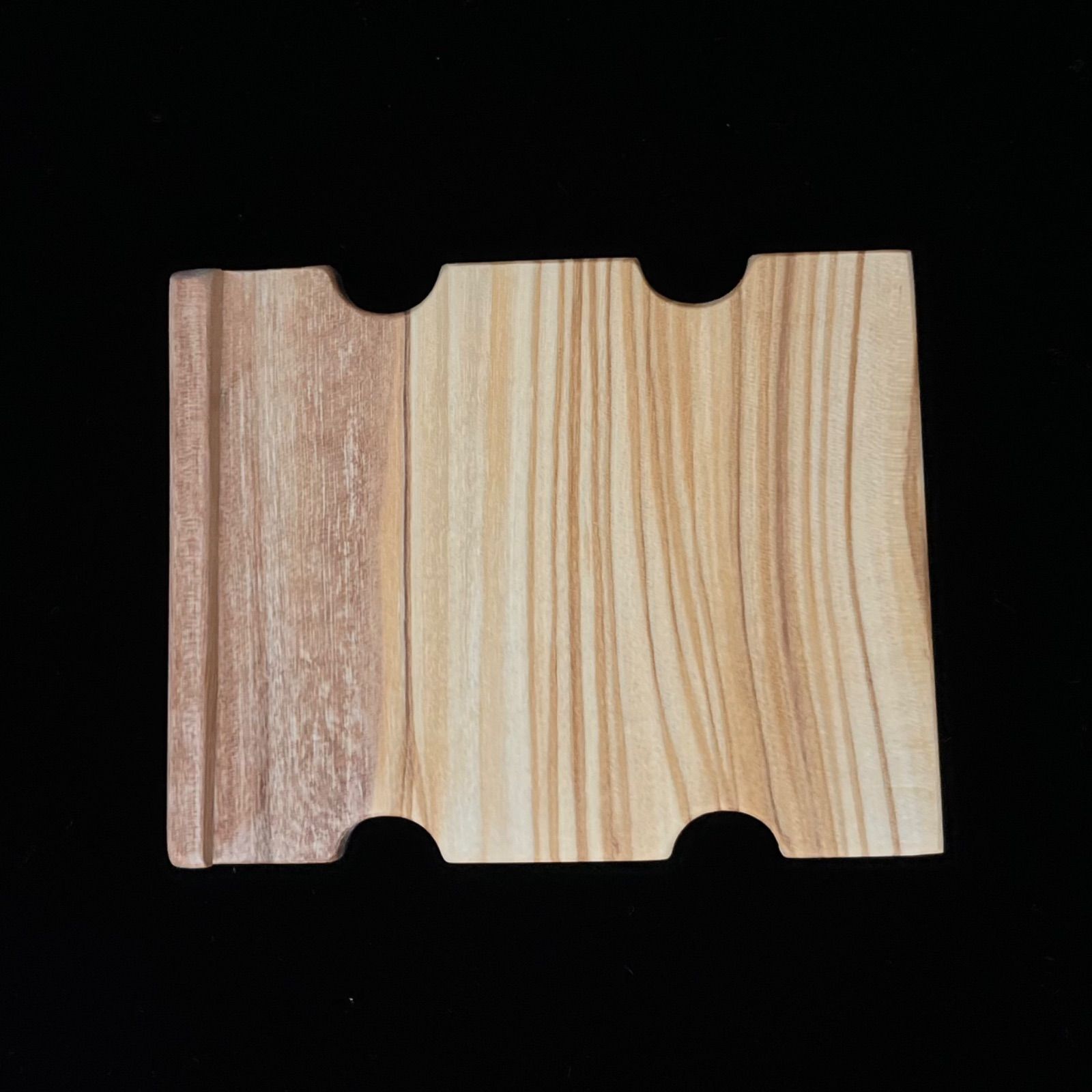 Kikuchi Guitars Custom 4 st J Bass - Hermes Series用 フィンガーランプ 擬似Low-B付| オリーブ製 高さ調整用スペーサー付き オーダーメイド作成事例