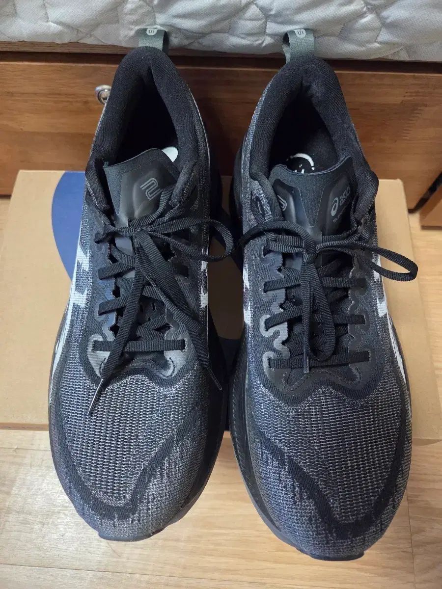 285 アシックス 2 ブラック