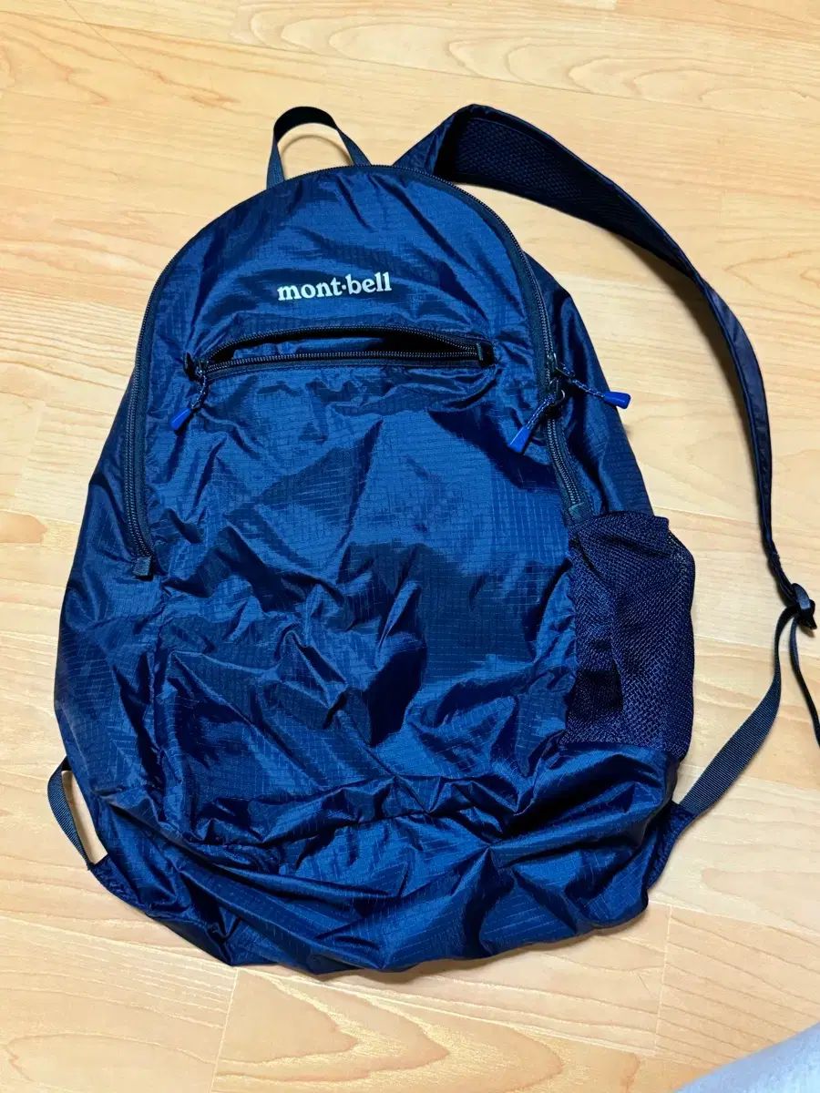 モンベル 軽量 リュック 18リットル ネイビー