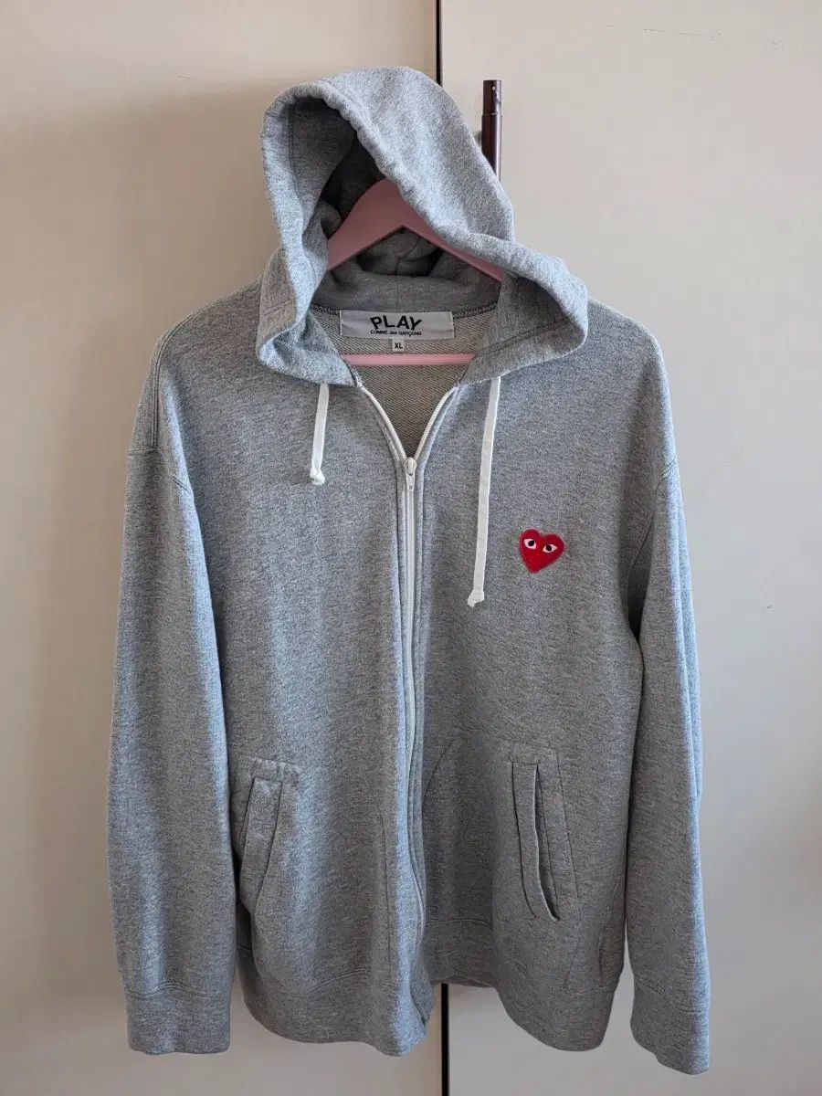 コム デ ギャルソン PLAY グレー フードジップアップ XL