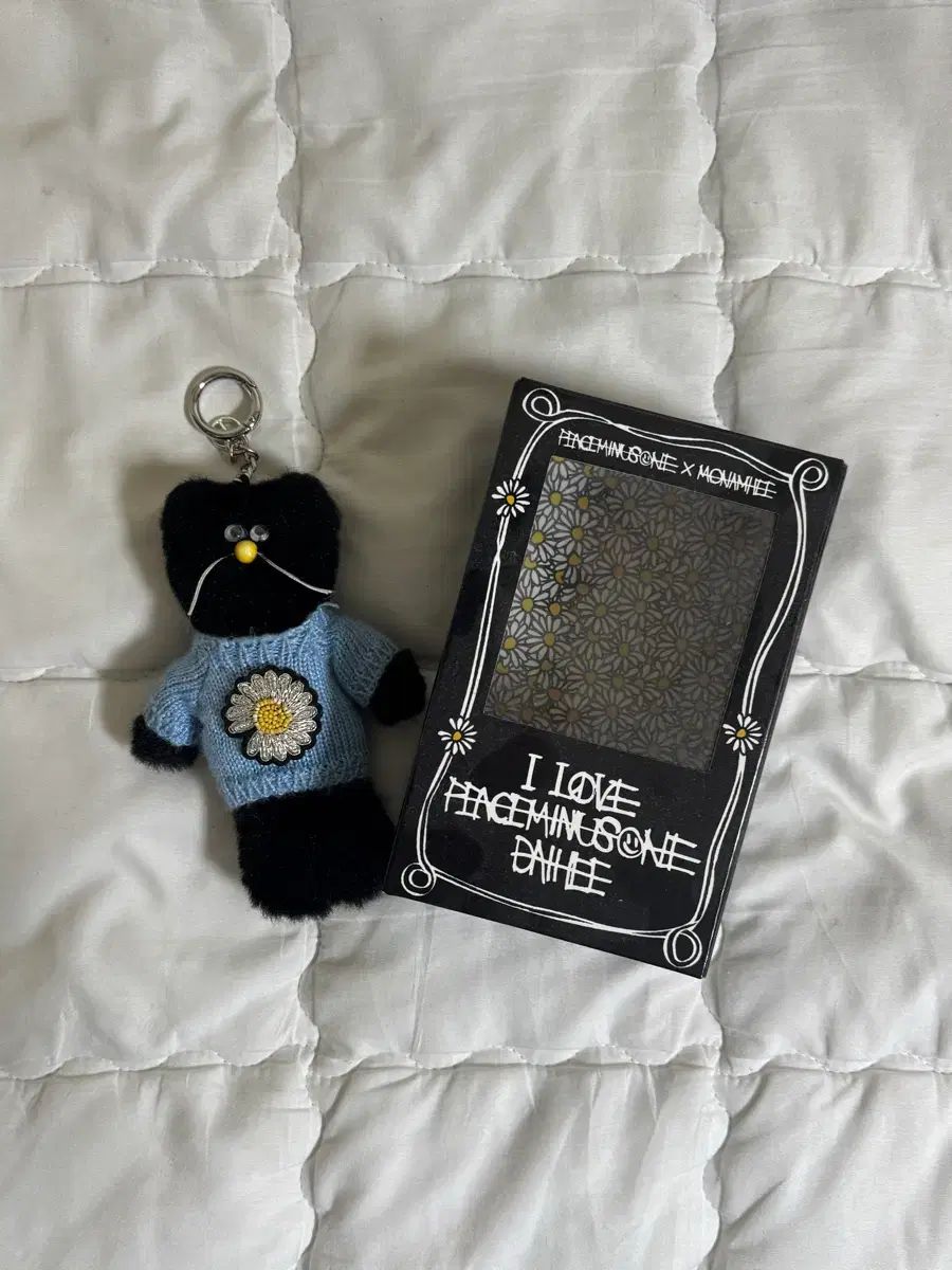 PEACEMINUSONE モナムヒ キーホルダー
