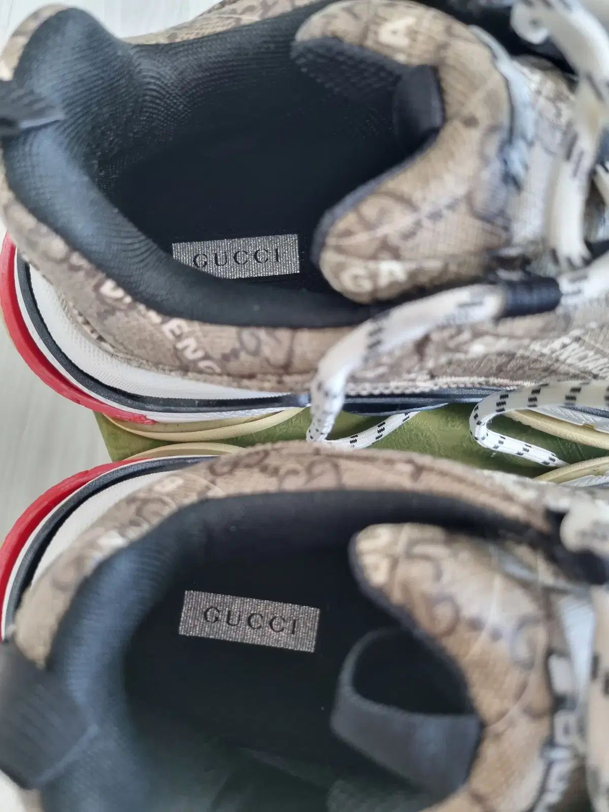  バレンシアガ グッチ ハッカー トリプルS スニーカー スニーカー 靴