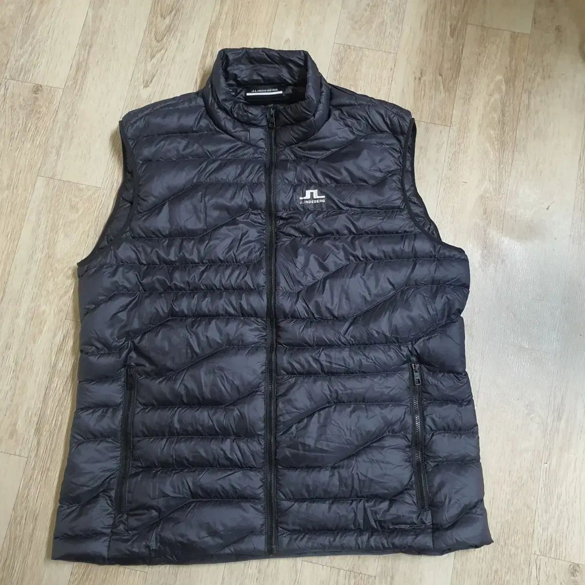 J. J.リンドバーグ ダウン 105