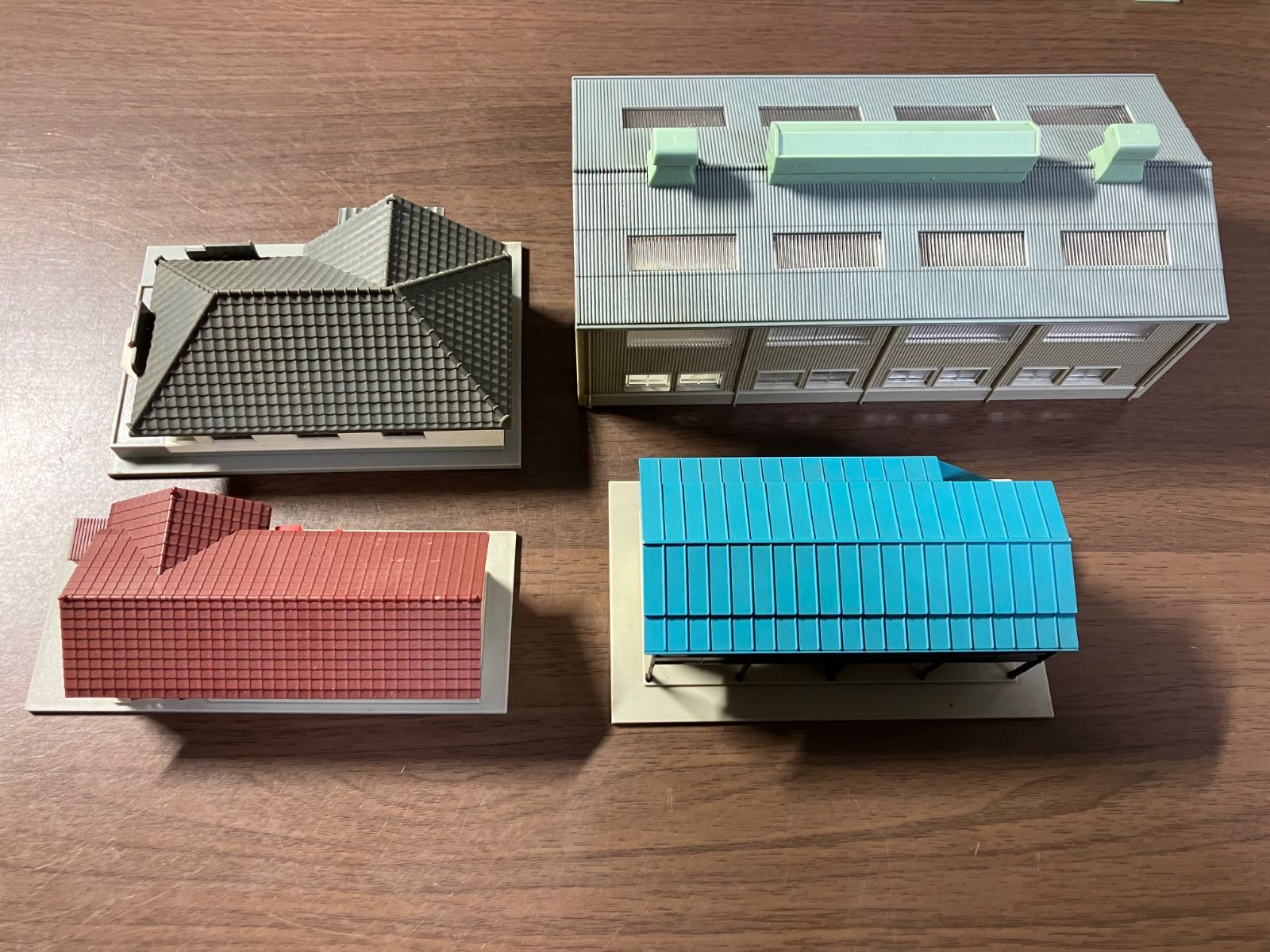 【メルカリ便で発送❗】大ジオラマ　線路と並走（複線ver） ハンドメイドジオラマ メルカリ便で発送❗】大ジオラマ 線路と並走（複線ver） ハンドメイド