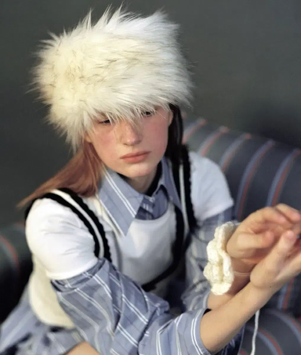 AWESOME NEEDS ファー ウォーマー クリーム ヘアバンド