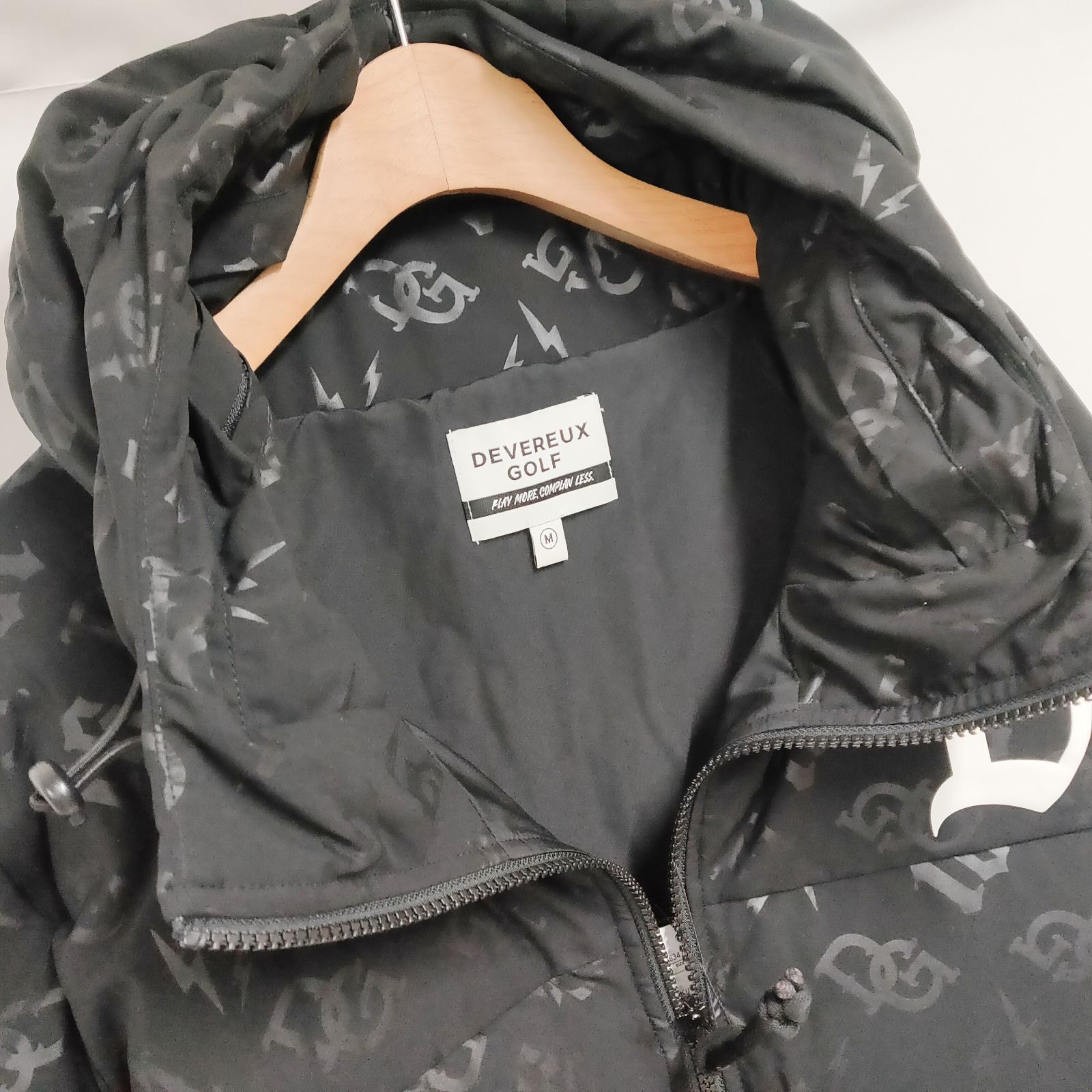 新品 未使用 デヴァローゴルフ モノグラムD ダウンジャケット ブラック