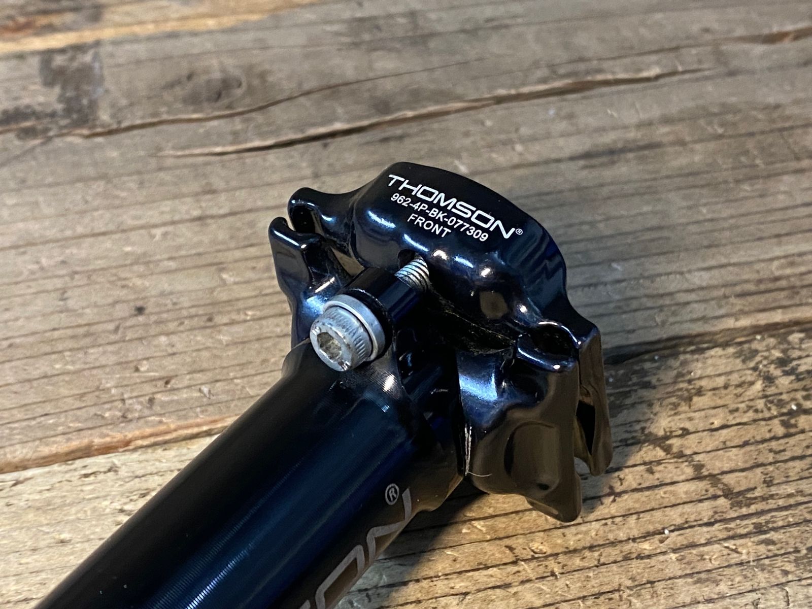 JP 741 トムソン THOMSON Masterpiece アルミ シートポスト 黒 240 mm Φ27.2 高速チェーン シートポスト 