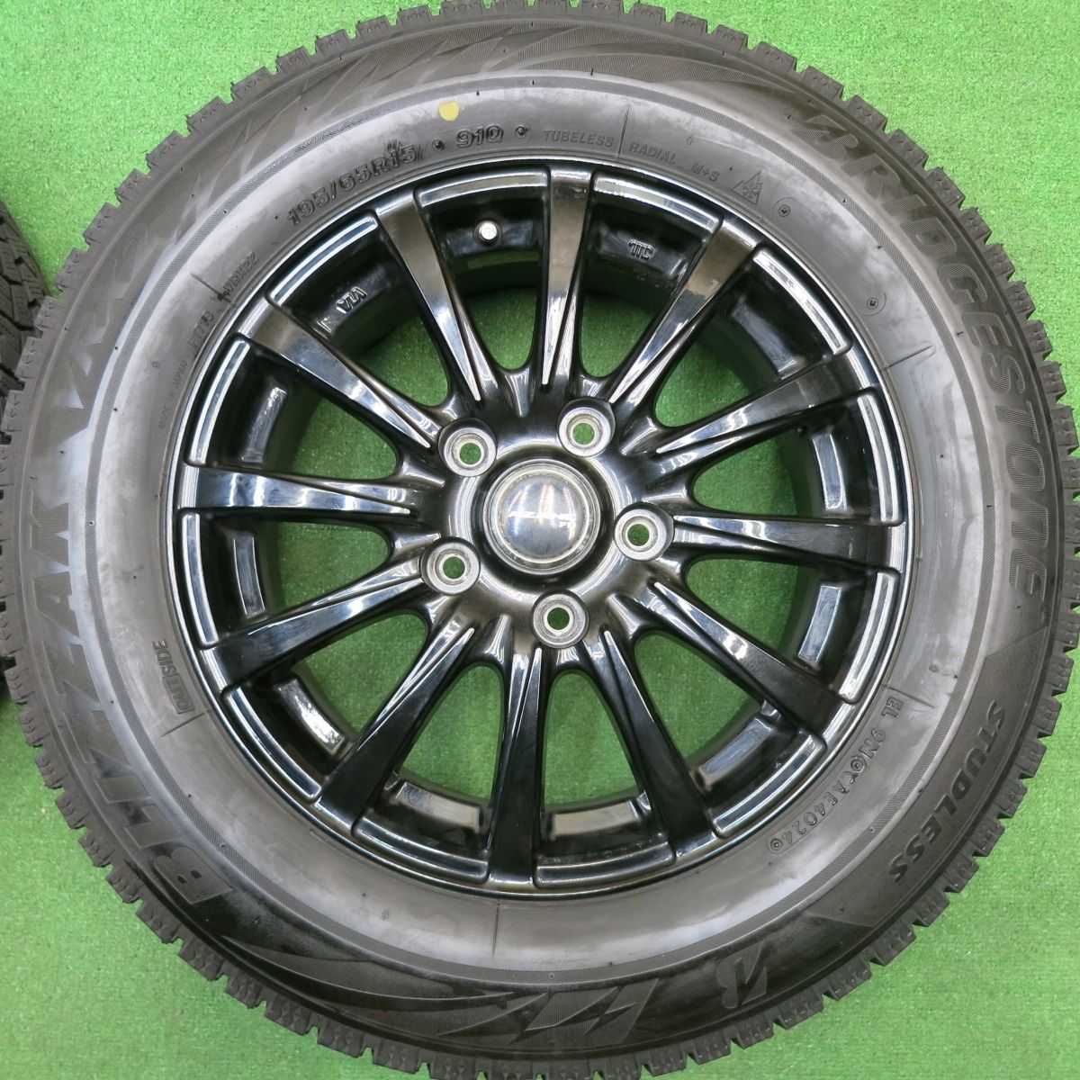  バリ溝 24年 9.5分 スタッドレス 195|65 R 15 ダンロップ ウインターマックス WM 02 ブリヂストン ブリザック VRX 2 AZANE FB アザーネ 15インチ PCD 114.3|5 H ス 15インチ タイヤ ホイールセット