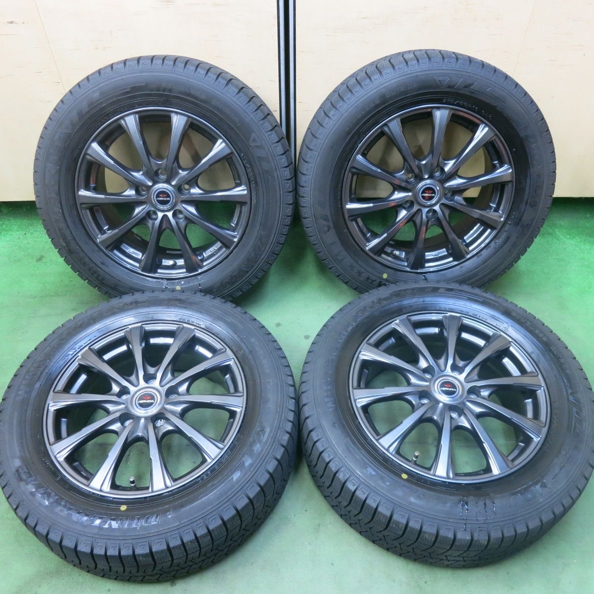 バリ溝！22年！キレイ！9.5分☆スタッドレス 215/60R16 ダンロップ 