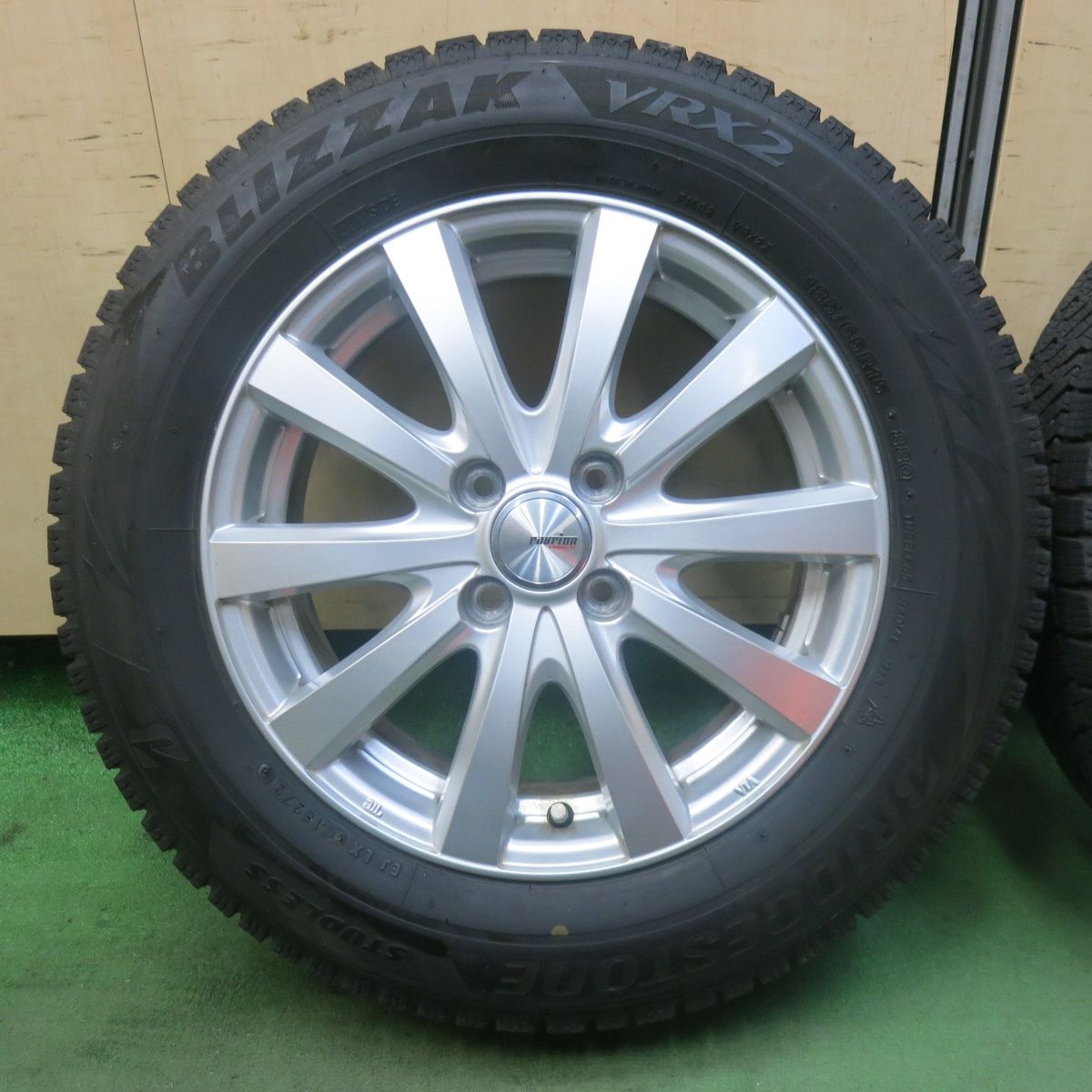 バリ溝 キレイ 9分 スタッドレス 185|65 R 15 ブリヂストン ブリザック VRX 2 ravrion RS 01 ラブリオン 15インチ PCD 100|4 H ス