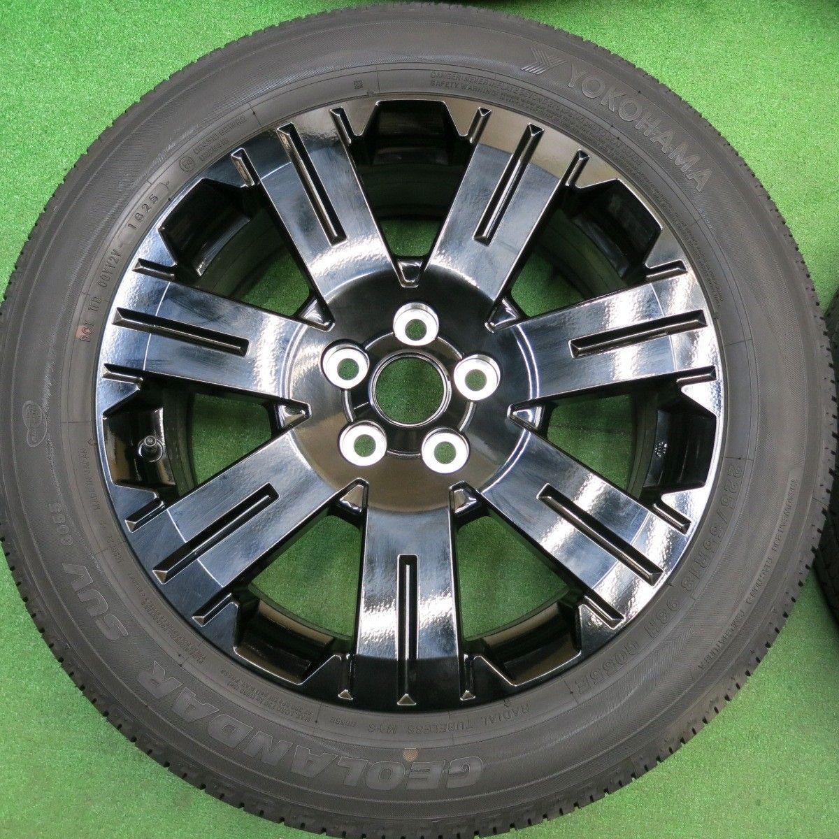  新車外し 25年 三菱 デリカ D 5 シャモニー 225|55 R 18 ヨコハマ ジオランダー SUV G 055 E 18インチ PCD 114.3|5 H ノ 18インチ タイヤ ホイールセット