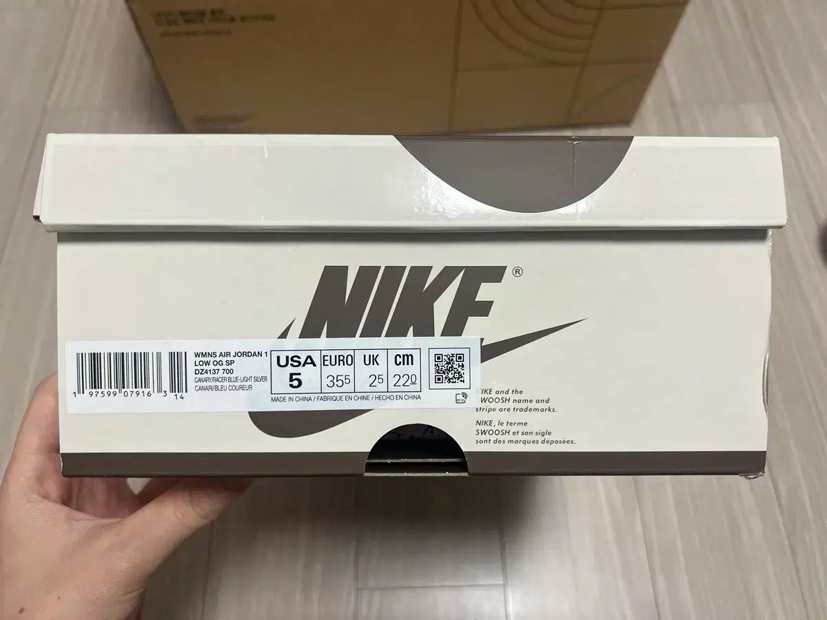 W ジョーダン 1 x トラヴィス スコット レトロ ロー OG SP 有馬 かな Canary 220