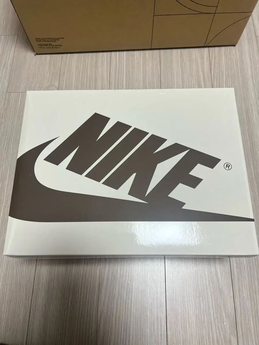 W ジョーダン 1 x トラヴィス スコット レトロ ロー OG SP 有馬 かな Canary 220