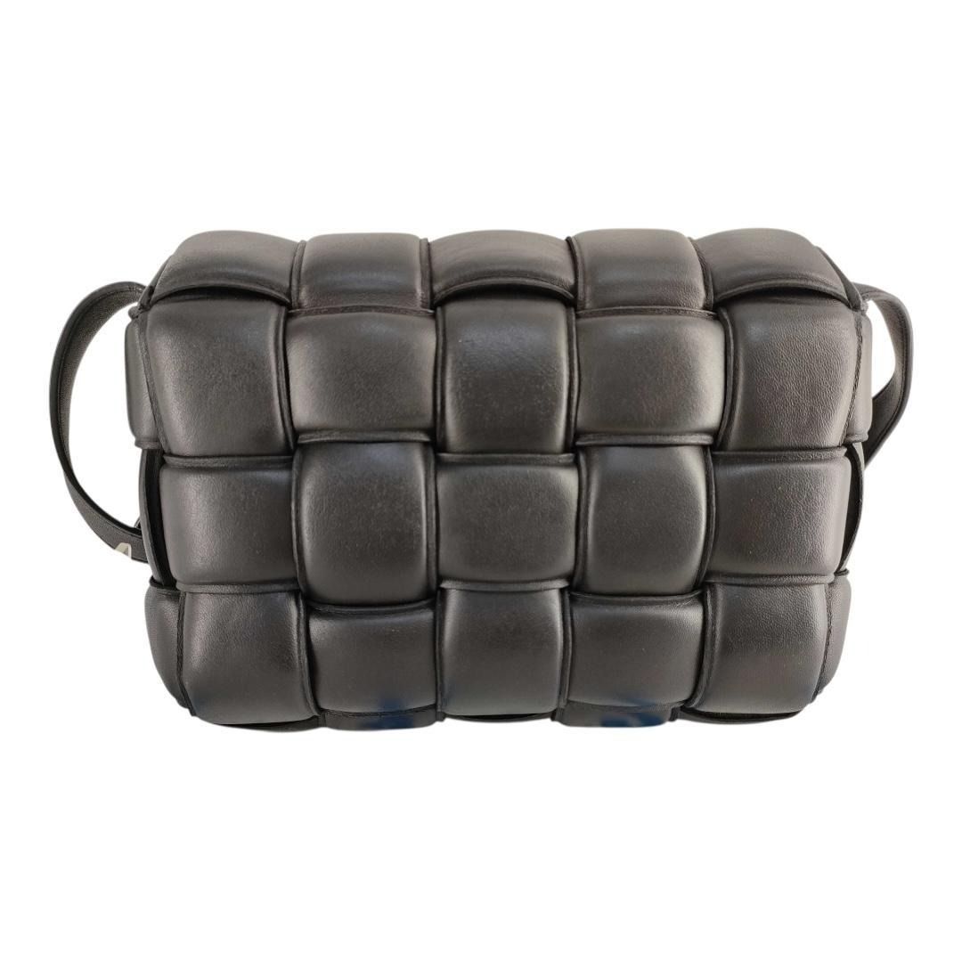 ボッテガヴェネタ パデッドカセット マキシイントレチャートクロスボディバッグ