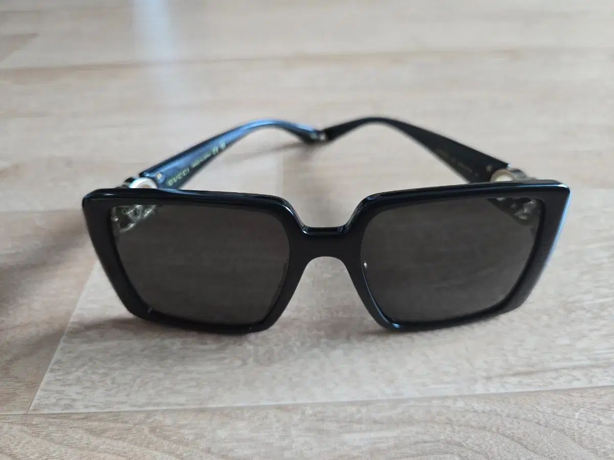  グッチ ブラック サングラス レディース サングラス 小物