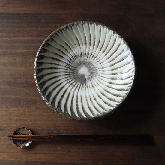 五寸皿 刷毛目 白 坂本工窯 小鹿田焼 φ16×3cm - メルカリ