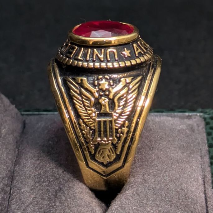 ヴィンテージ アメリカ陸軍 ミリタリーリング ゴールドカラー レッド