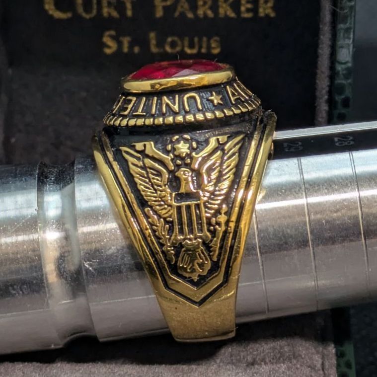 ヴィンテージ アメリカ陸軍 ミリタリーリング ゴールドカラー レッド