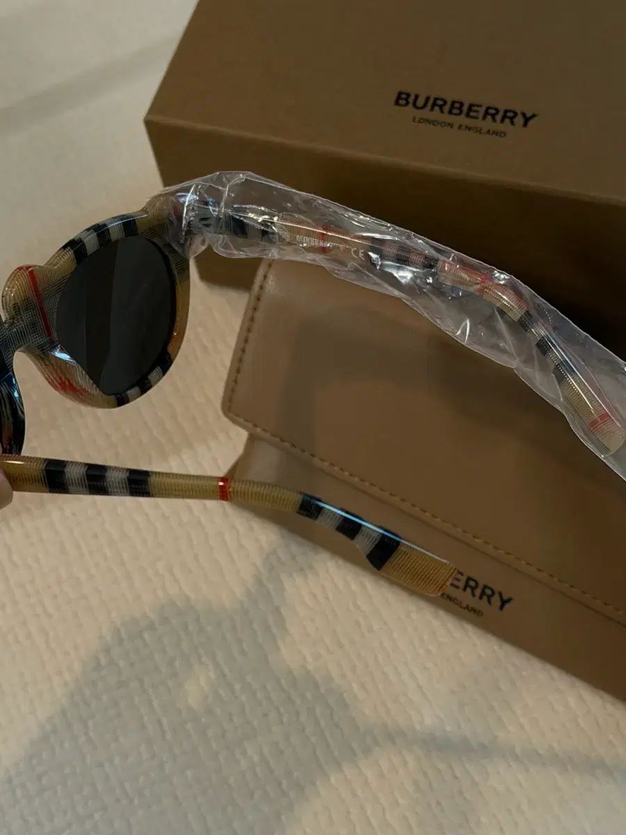 ♥ バーバリー キッズ サングラス