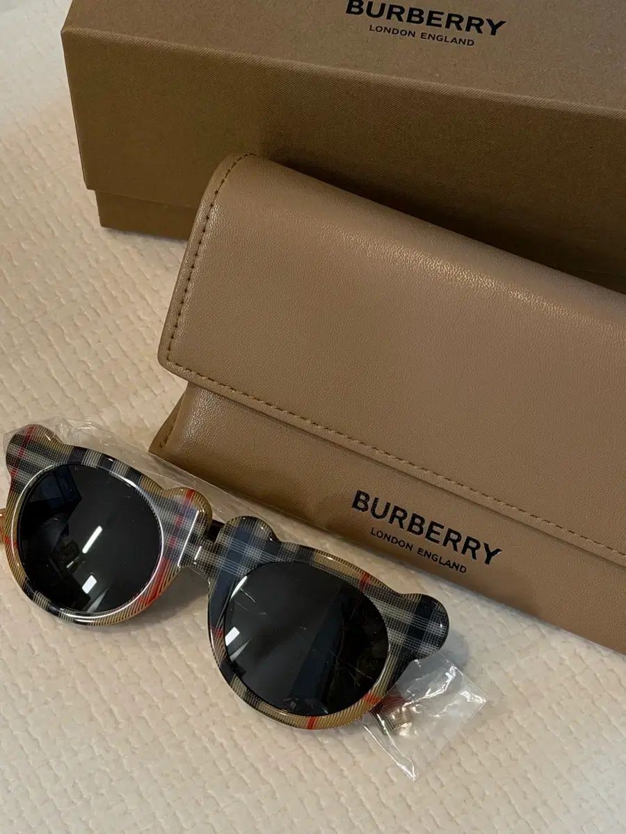 ♥ バーバリー キッズ サングラス