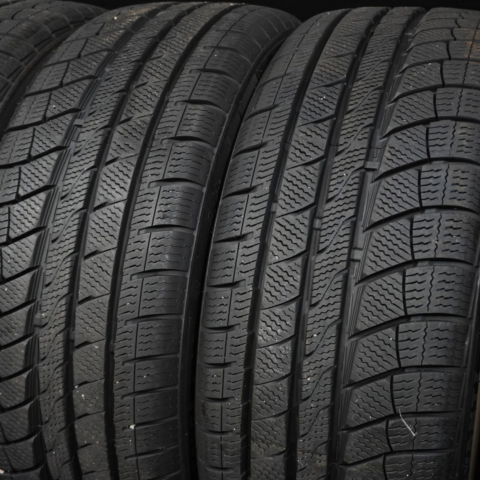  23年製 バリ山 DAVANTI | ボルボ V 40 225|45 R 17 7.5 J 52.5 108 5 H 4本 スタッドレス 17インチ タイヤ ホイールセット