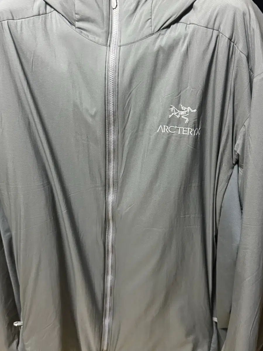 アークテリクス Atom lt Glitch Mode XL クリーム 63万円