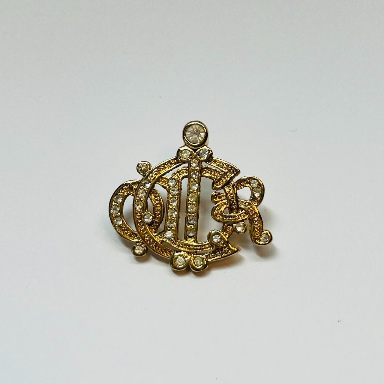 Christian Dior ディオール エンブレム ロゴ ピアス ゴールド GP