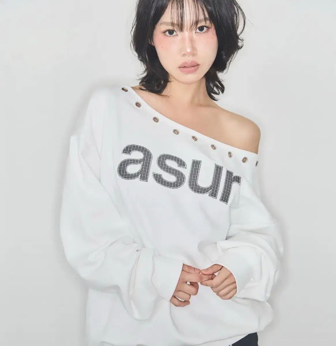 asur 片方オフショルダー スウェット 白
