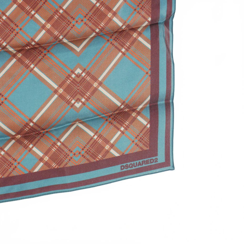 【中古】ディースクエアード DSQUARED2 23AW シルク スカーフ ストール スクエア 総柄 ブラウン系 S82FU0007 国内正規 ディースクエアード DSQUARED2 23AW チェック シルク スカーフ