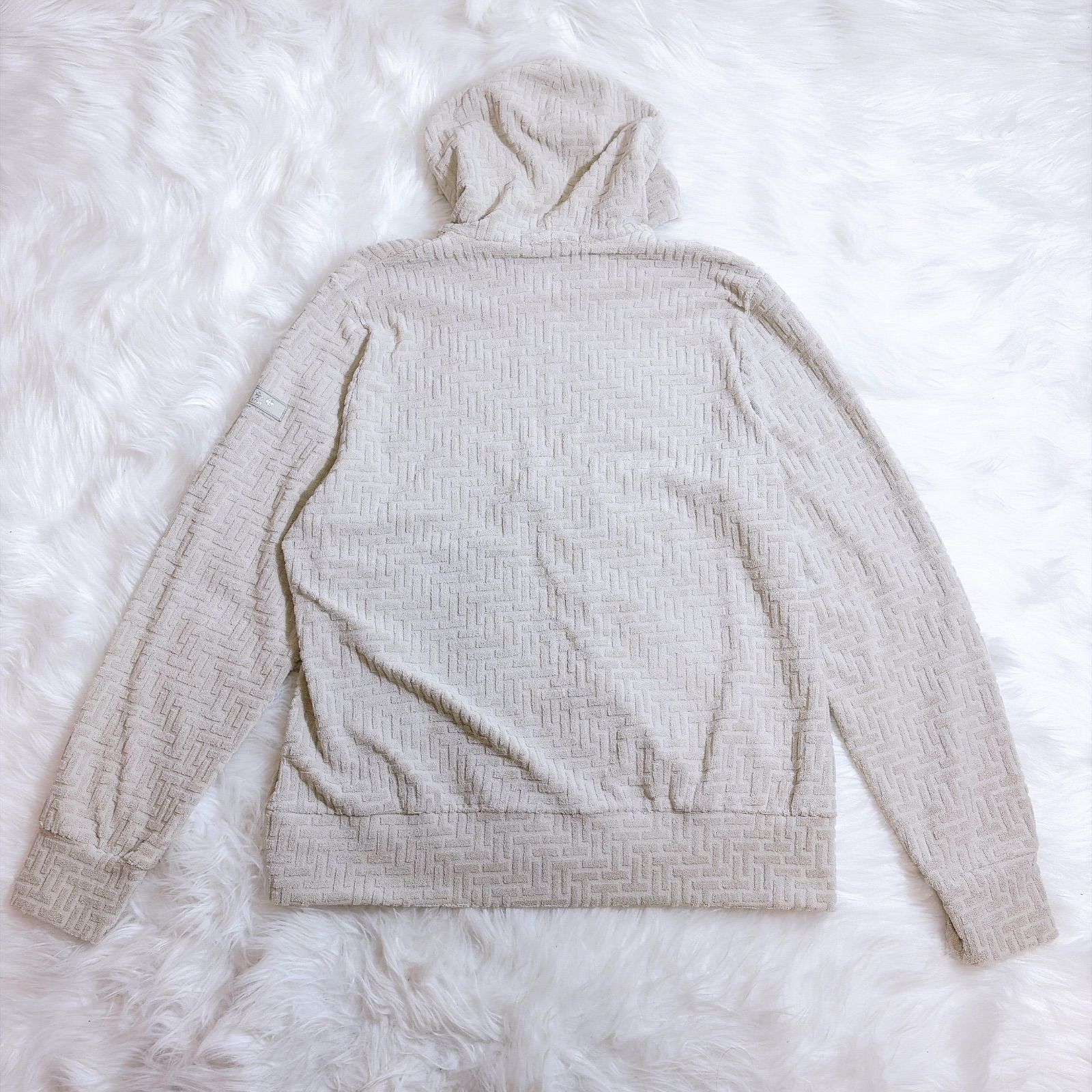 新品 TATRAS 25SS DOVINO モノグラム柄 スウェット パーカー TATRAS 25SS DOVINO モノグラム柄 スウェット パーカー - メルカリ