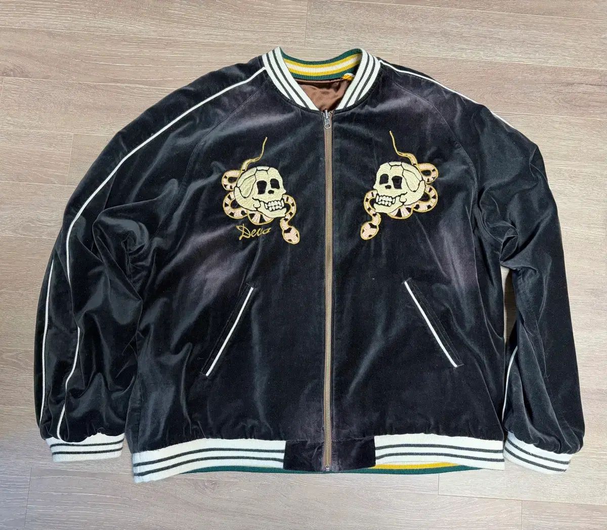 デウス エクマキナ スタジャン XLサイズ